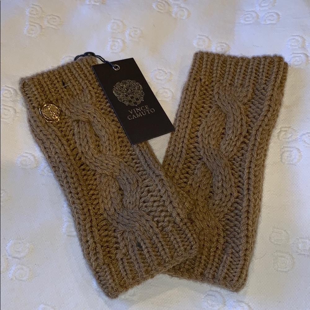 VINCE CAMUTO CABLE ARM WARMERS NWT